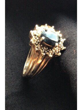 Vintage Gold-Tone Ring With Blue Oval Stone & Clear Accents Elegant Jewelry Piec
